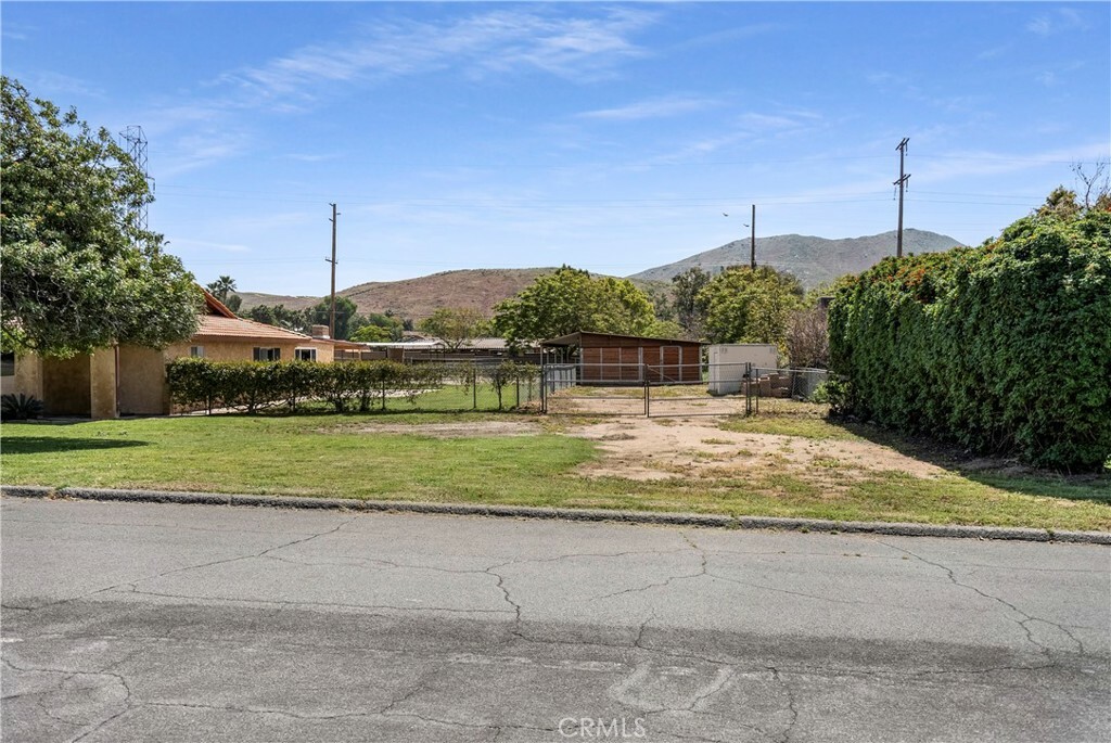 Property Photo:  2260 Gail Drive  CA 92509 