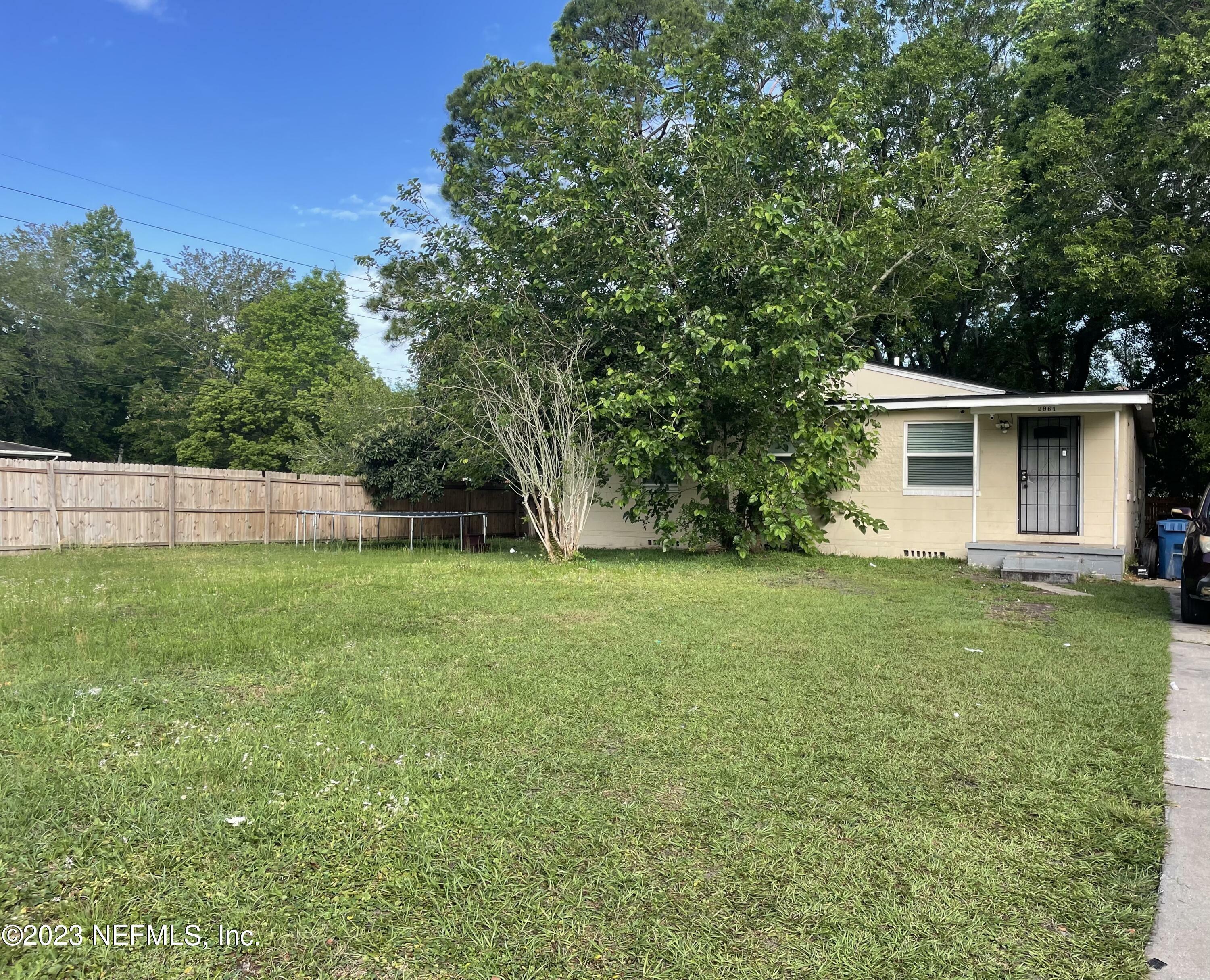 Property Photo:  2961 Anther Court  FL 32209 