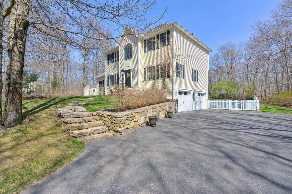 Property Photo:  15 Hilltop Drive  MA 01516 