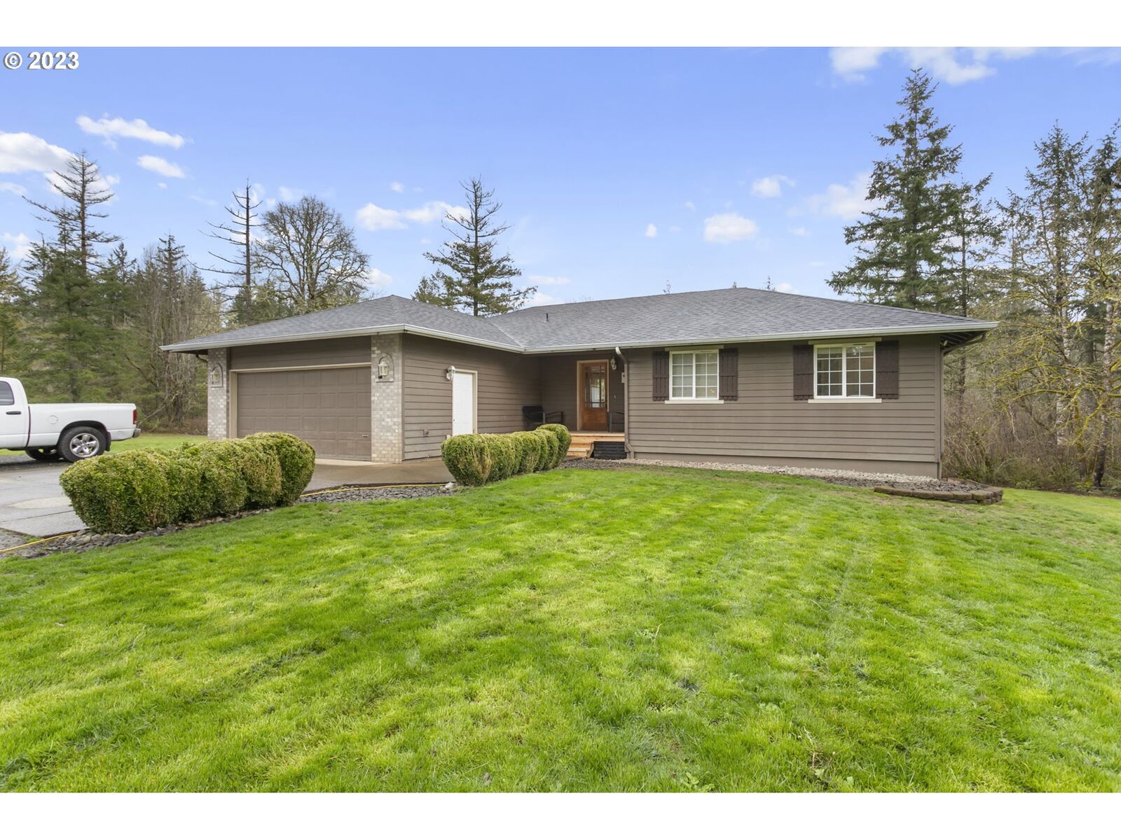 Property Photo: 16007 NE 295th Cir WA 98604