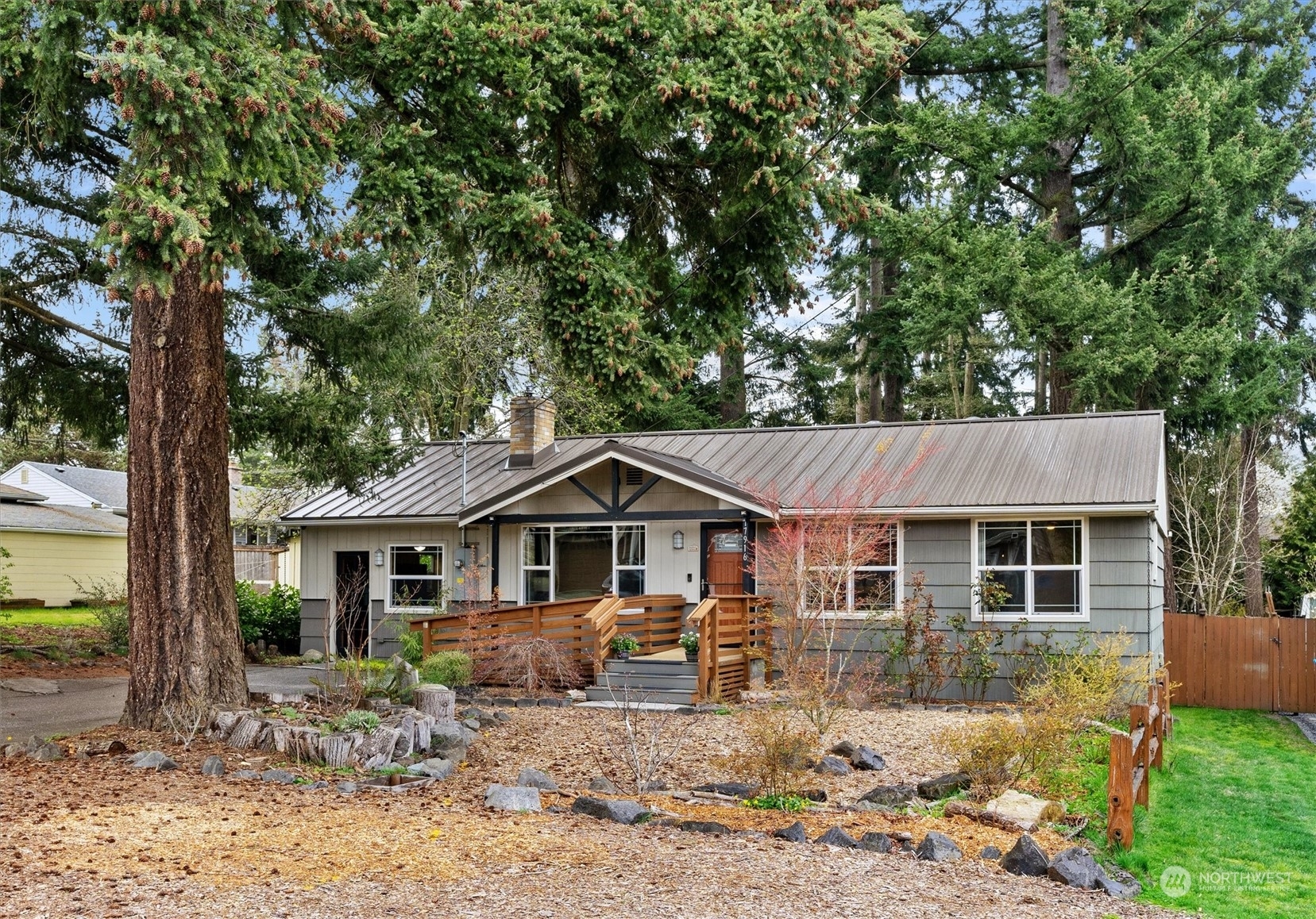 Property Photo:  17916 1st Avenue NE  WA 98155 