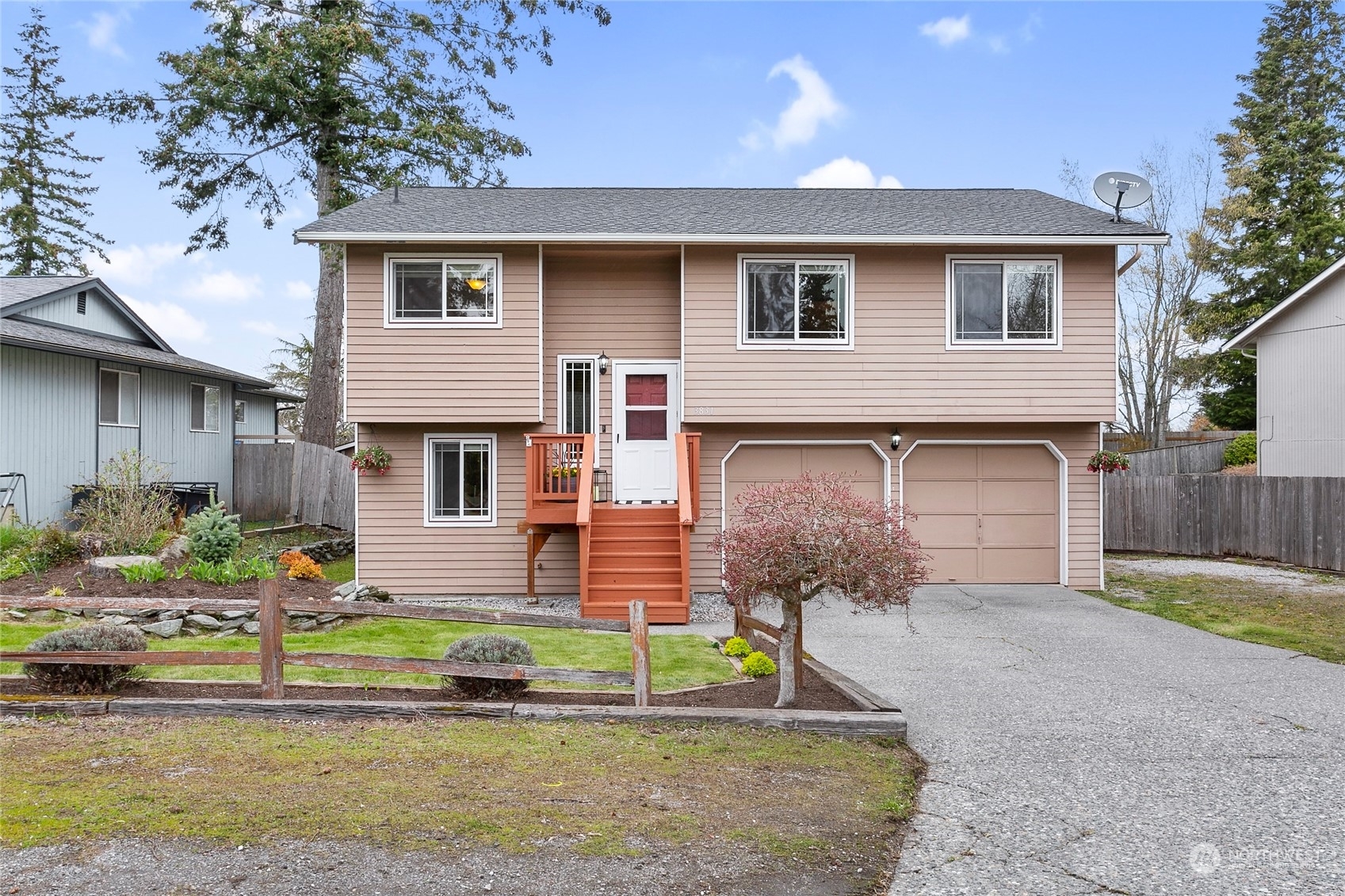 Property Photo:  3831 Levitt Street  WA 98226 