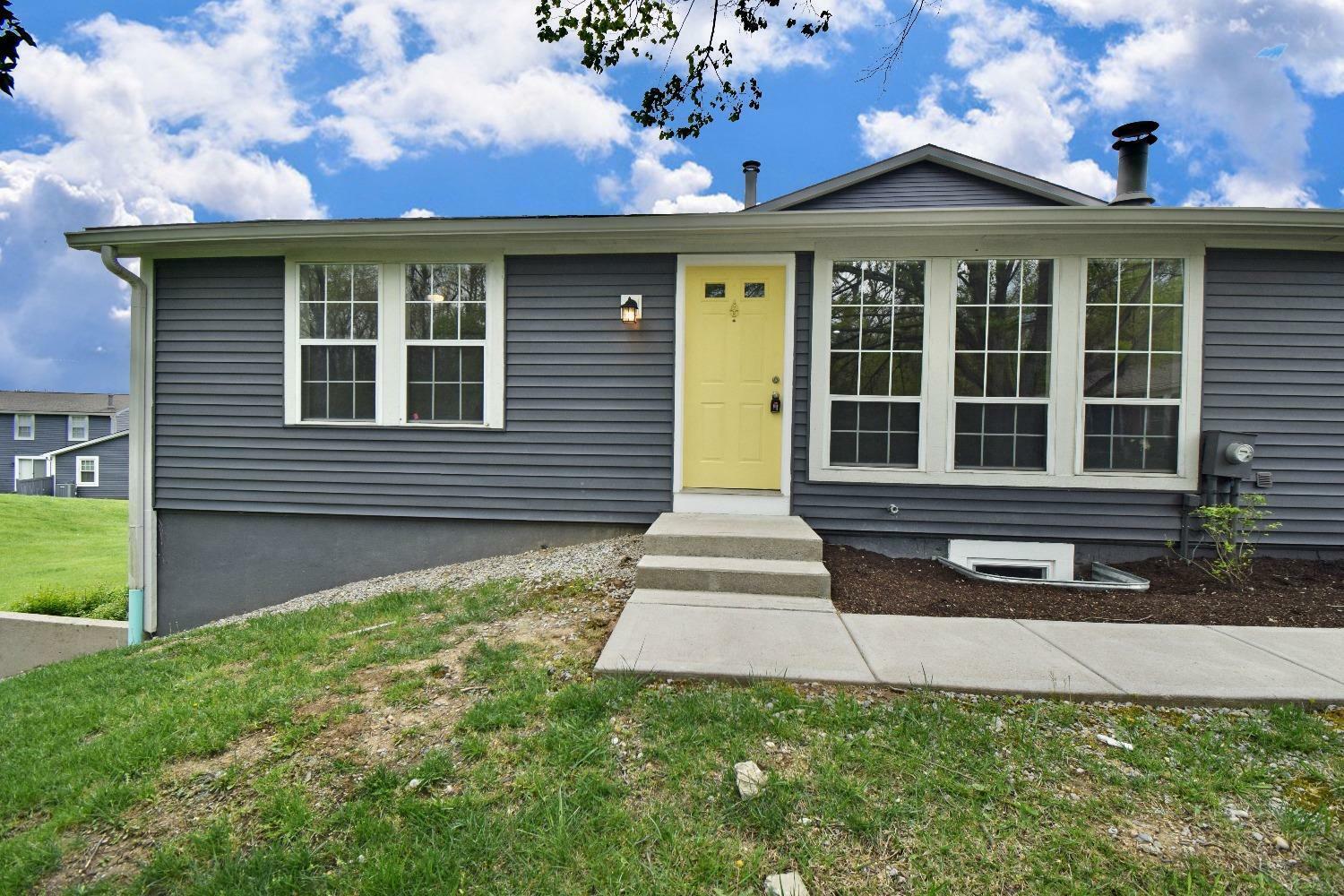 Property Photo:  8170 Clovehitch Ct  OH 45039 