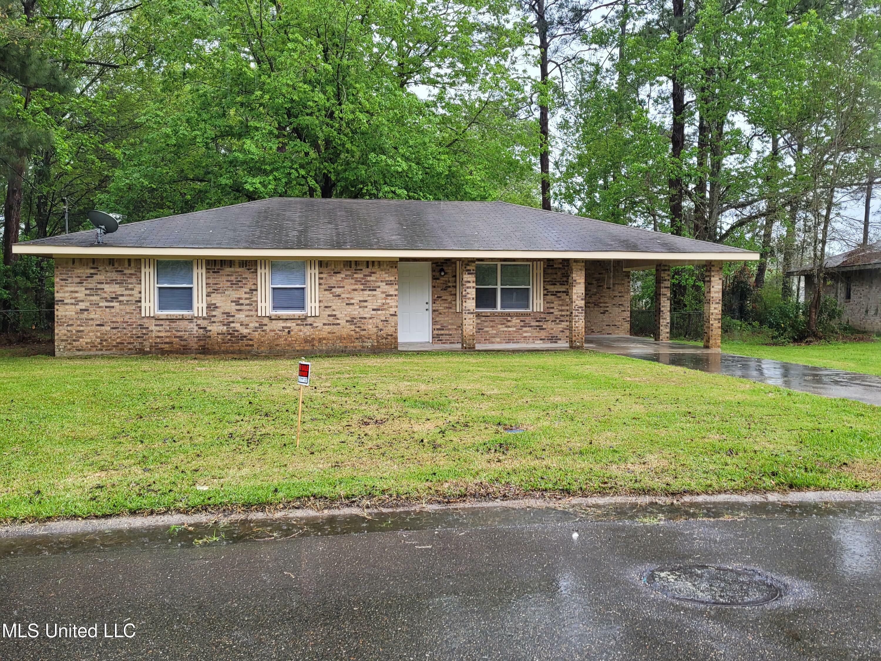 2811 Hickman Avenue  Picayune MS 39466 photo