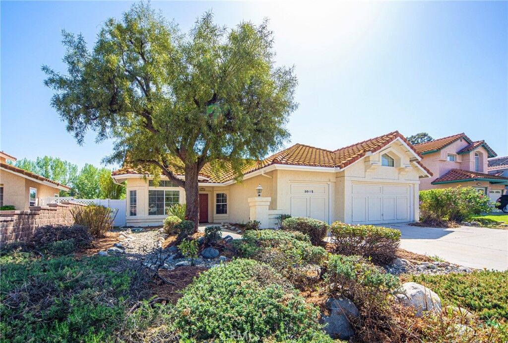 Property Photo:  40397 Calle Medusa  CA 92591 