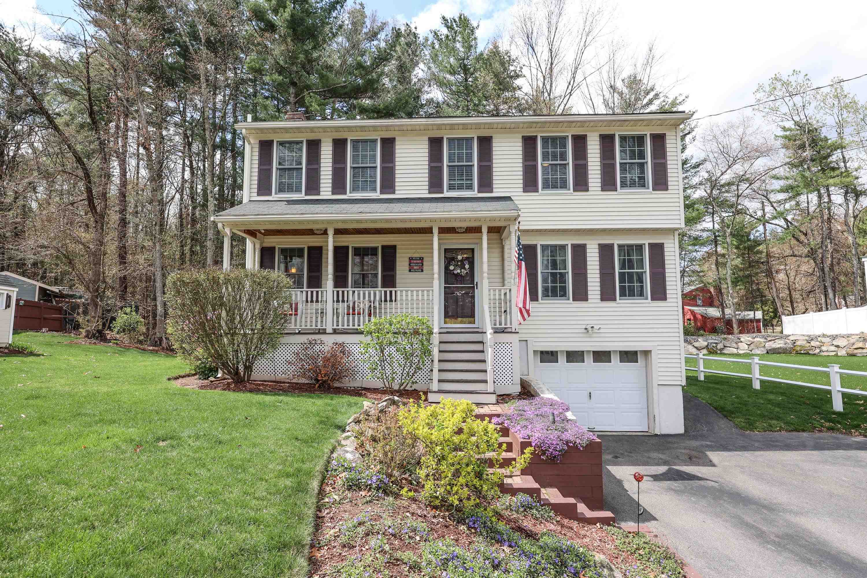 Property Photo: 11 Twilight Drive NH 03062