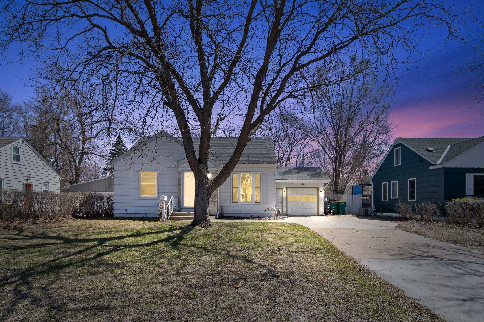 Property Photo:  5242 Hampshire Avenue N  MN 55428 