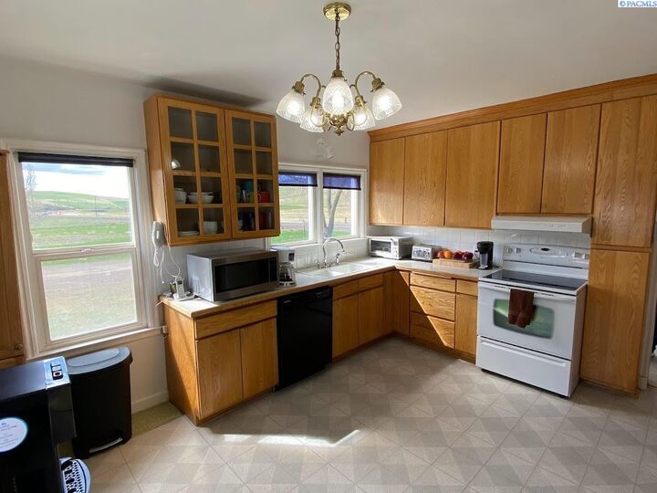 House for sale in La Crosse 6102 HayLacrosse Rd., La Crosse, WA 99143