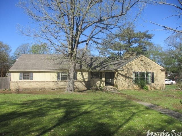 Property Photo:  1502 Red Bud Ln  AR 72160 
