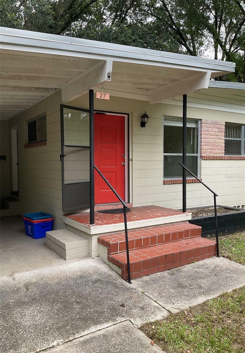 Property Photo:  27 NW 36th Street  FL 32607 