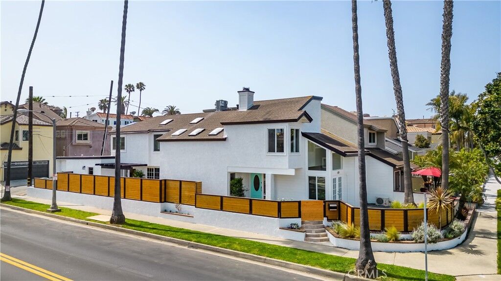 Property Photo:  628 9th Street  CA 92648