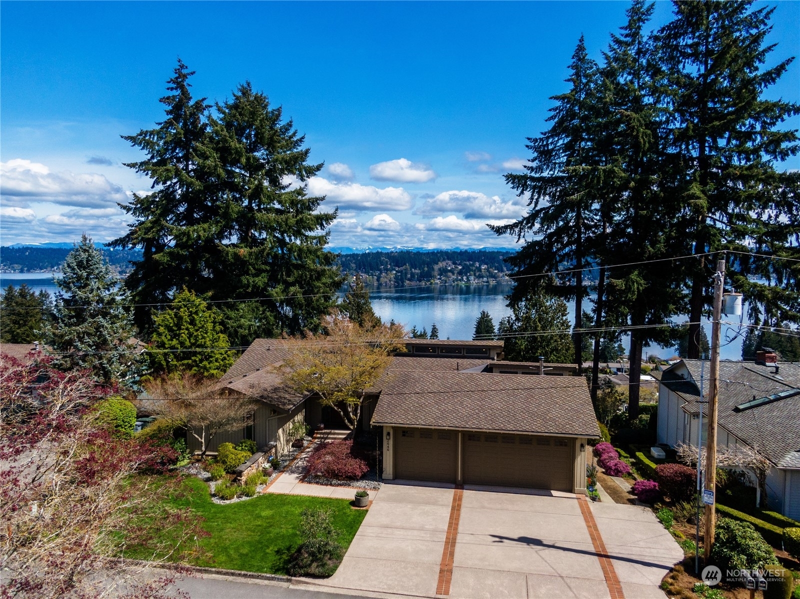 Property Photo:  2646 168th Avenue SE  WA 98008 