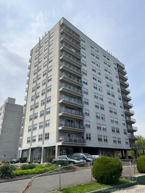Property Photo:  2370 North Avenue 11G  CT 06606 