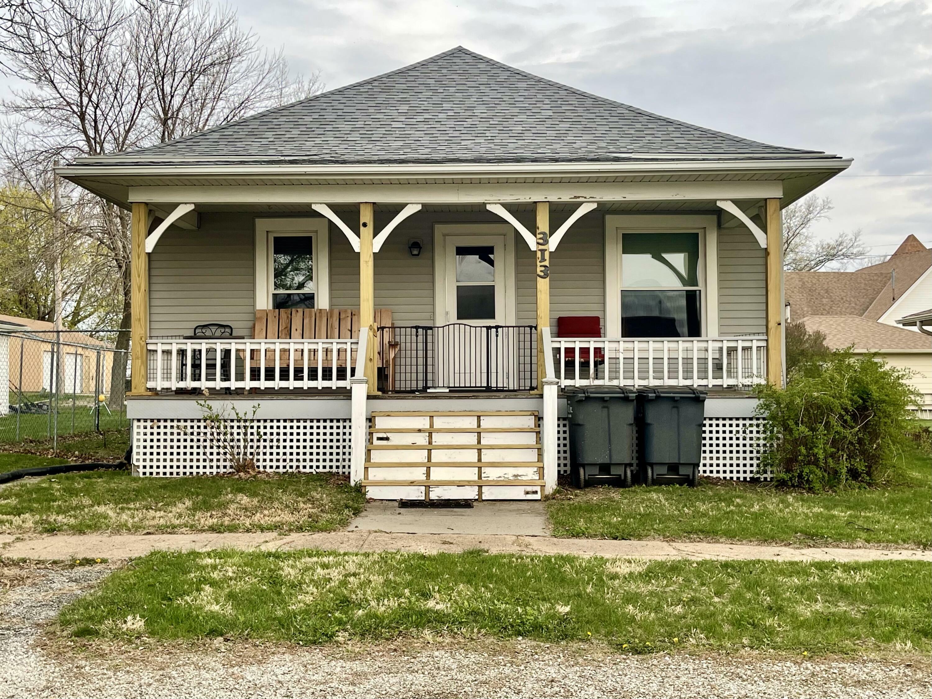 Property Photo:  313 Pleasant  Street  IA 51525 