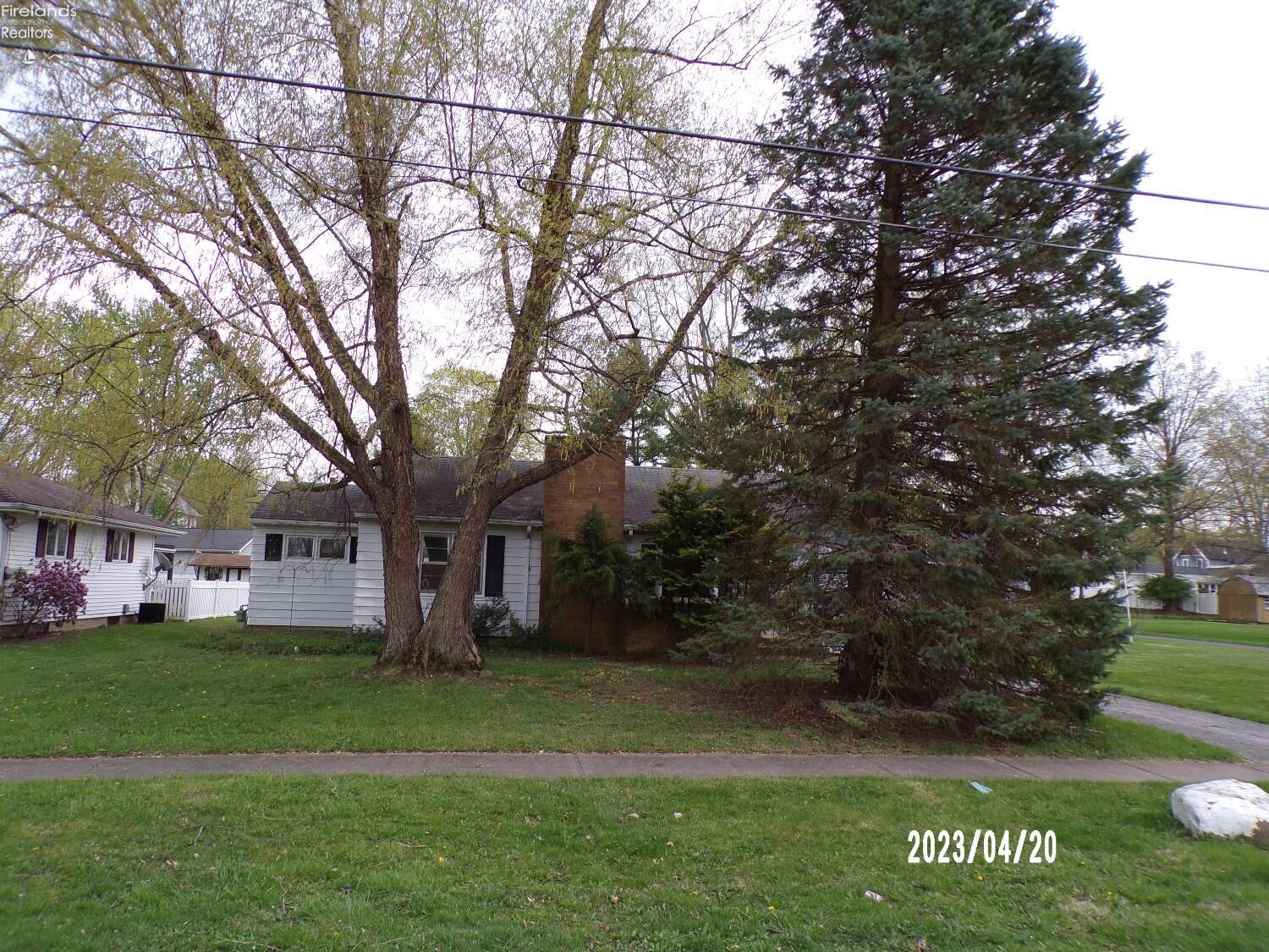 Property Photo: 160 St Marys Street OH 44857
