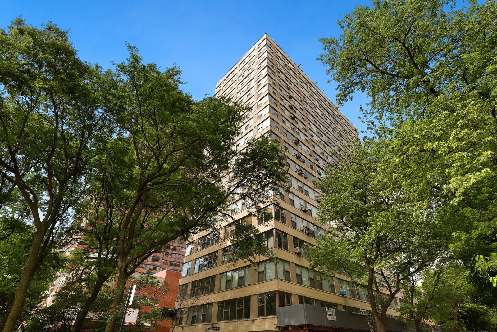 Property Photo: 2970 N Lake Shore Drive 2C IL 60657