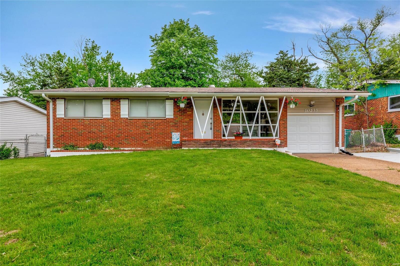 Property Photo: 10233 Viscount Drive MO 63136