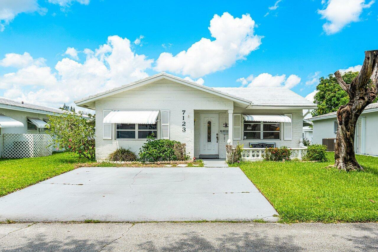 Property Photo:  7123 NW 73rd Street  FL 33321 