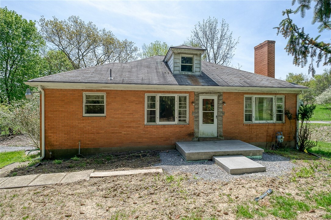 Property Photo:  420 Manor Road  PA 15090 