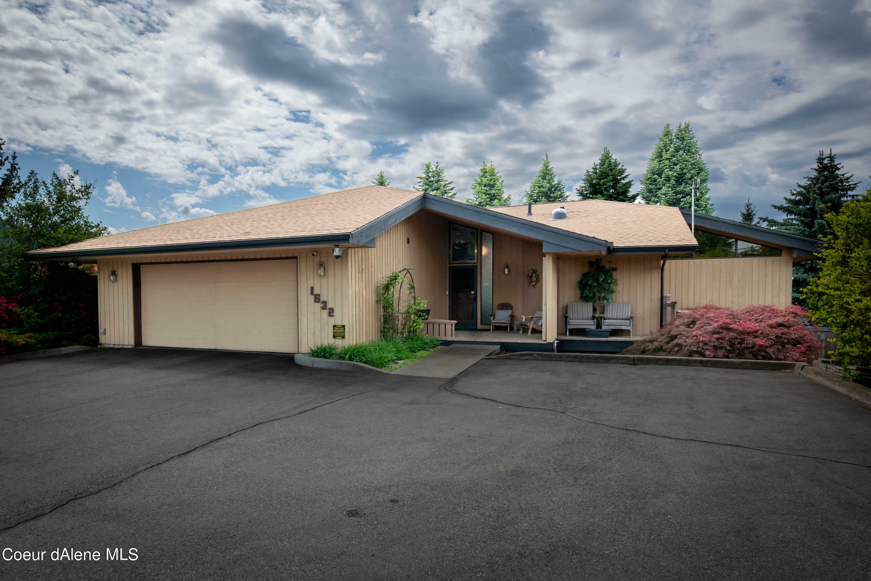 1632 E Hanley Ave  Dalton Gardens ID 83815 photo