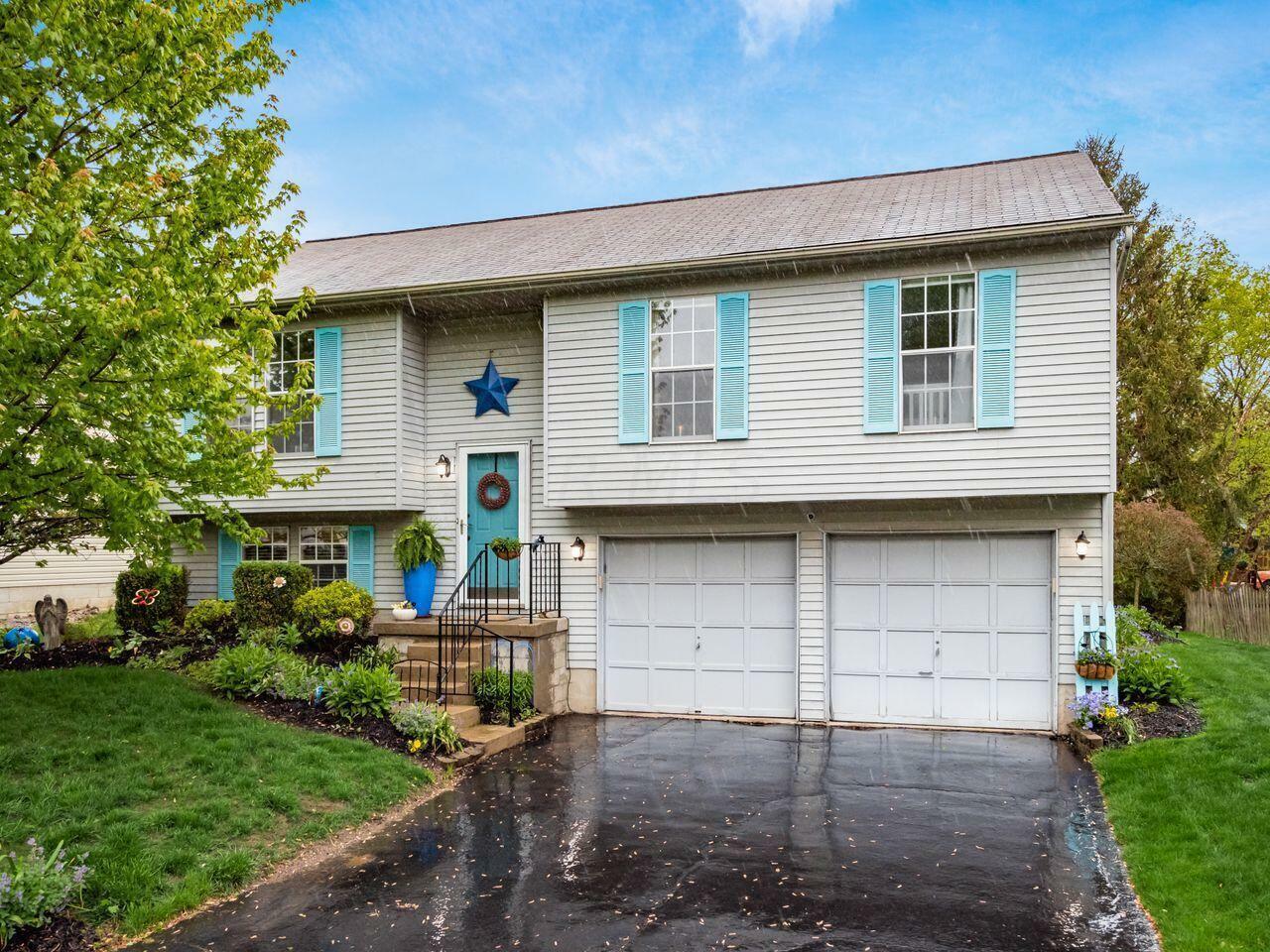 Property Photo: 534 Warwick Lane OH 43147