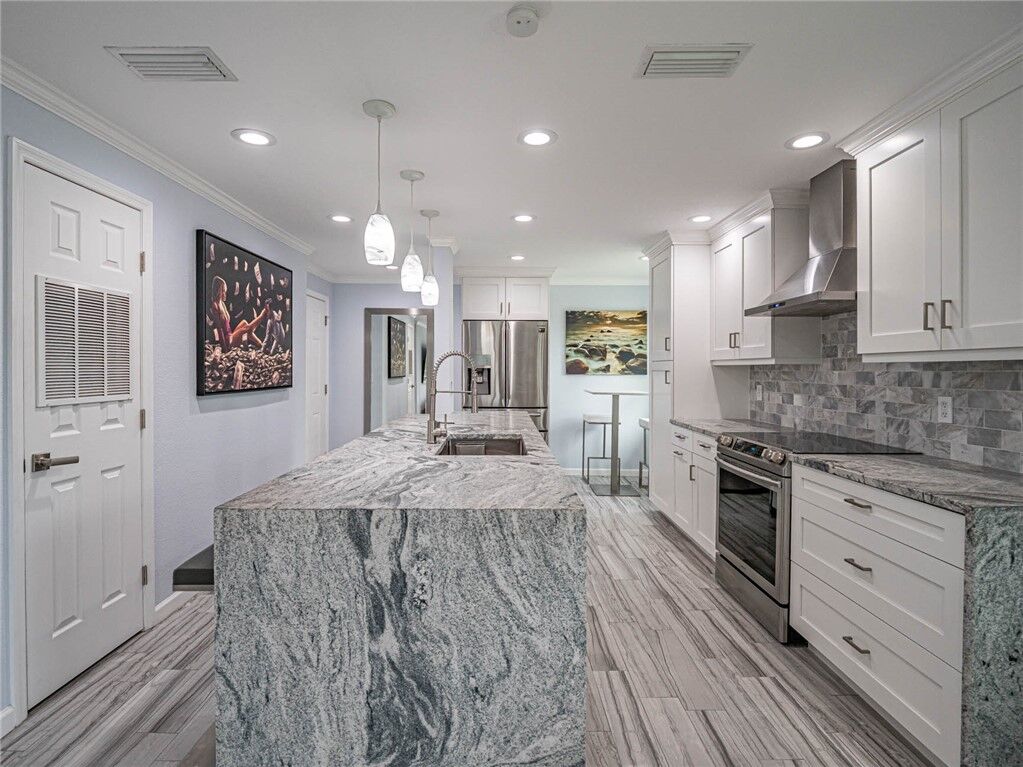 Property Photo: 1166 6th Avenue D2 FL 32960