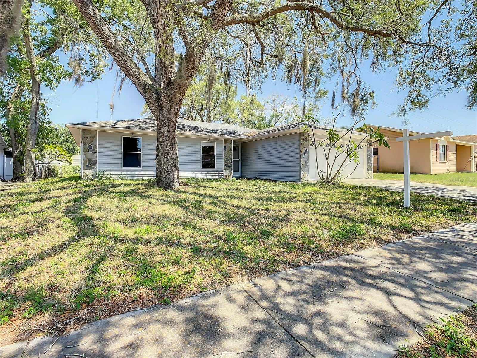 Property Photo:  7816 Glascow Drive  FL 34653 