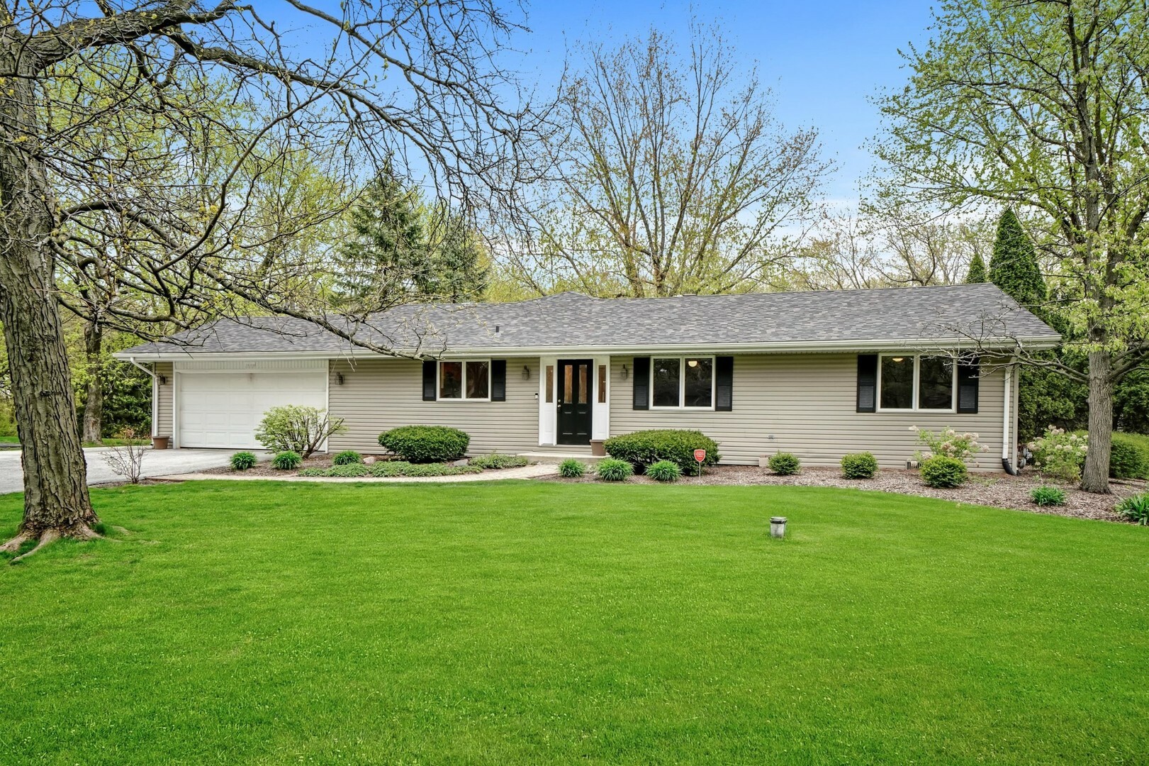 Property Photo: 26355 S Woodlawn Avenue IL 60417