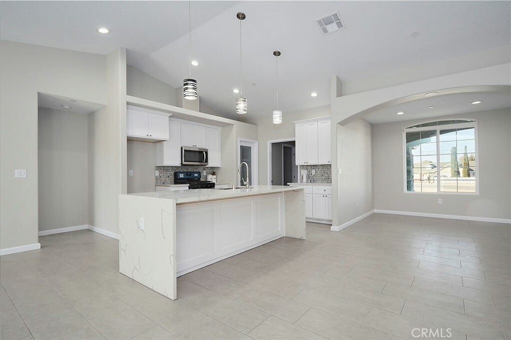 Property Photo:  17472 Donert Street  CA 92345 