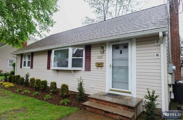 Property Photo:  1029 Arlington Road  NJ 07646 