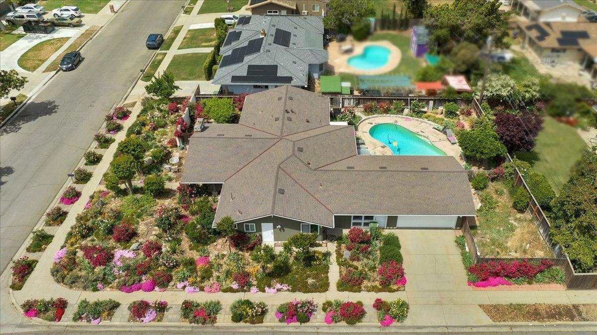 Property Photo: 610 W Morris Avenue CA 93704