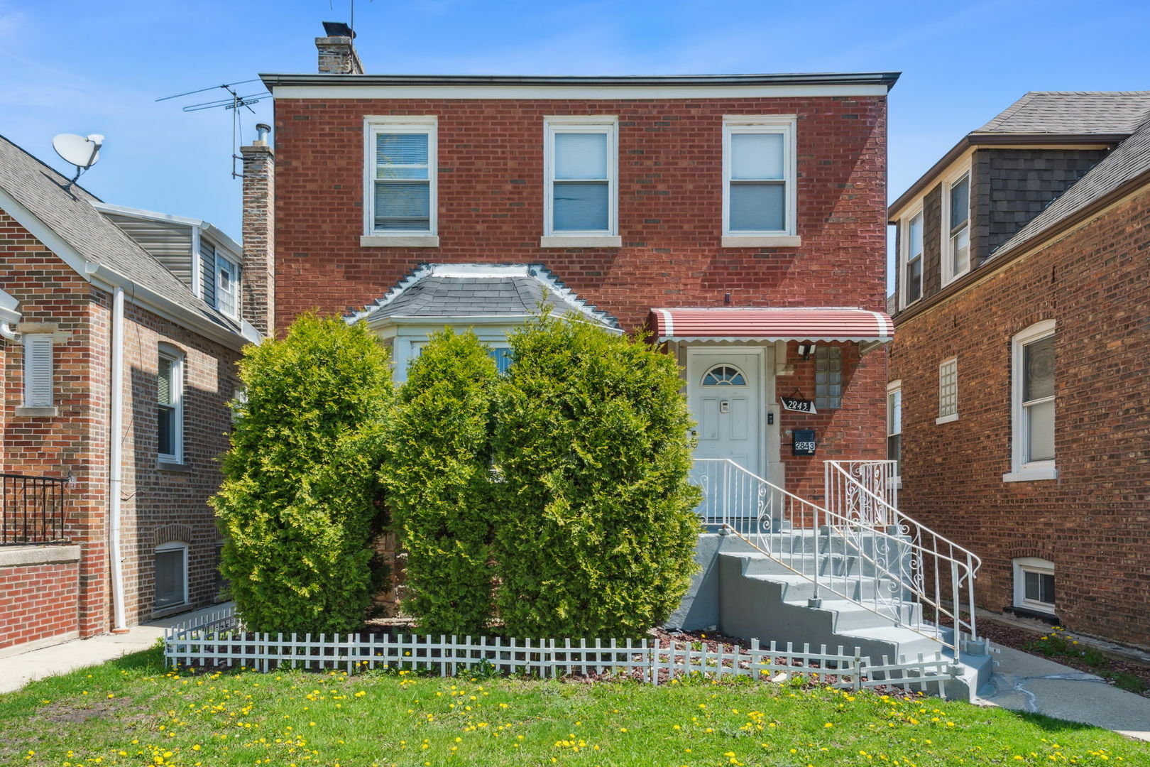 Property Photo: 2843 N Melvina Avenue IL 60634