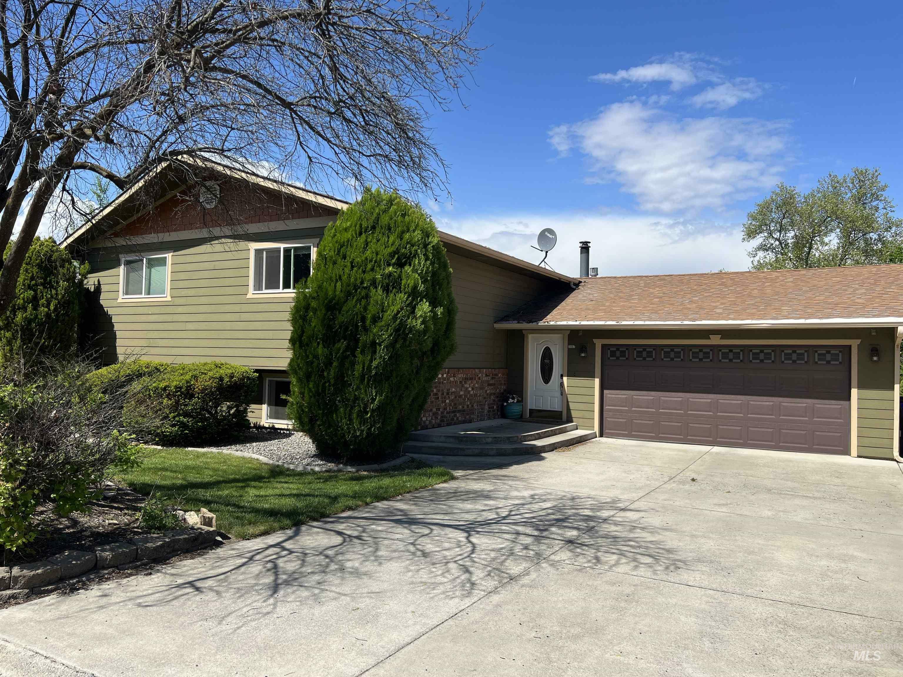 Property Photo:  2802 Seaport Dr.  ID 83501 