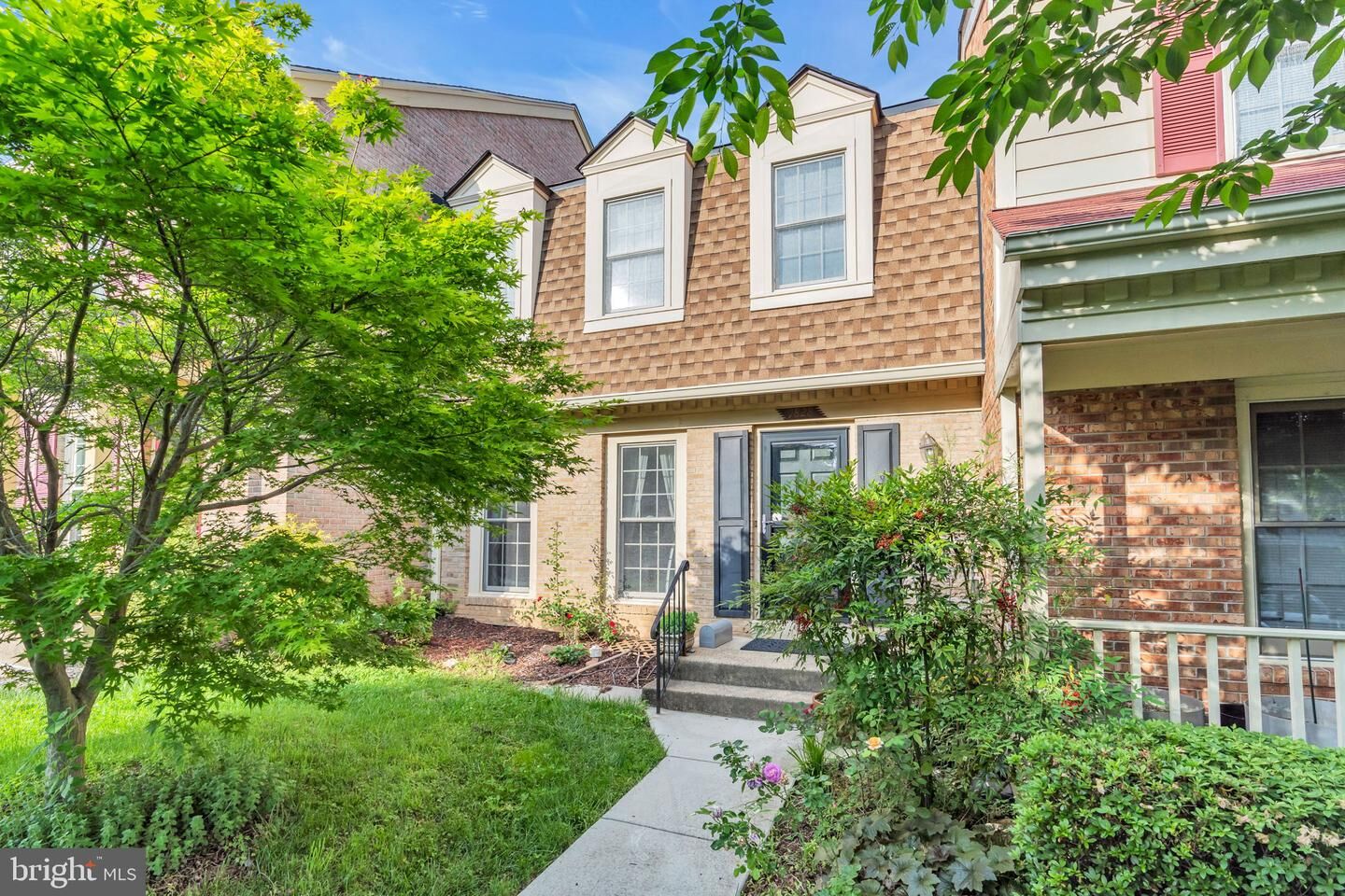 Property Photo: 9828 Burke Pond Lane VA 22015