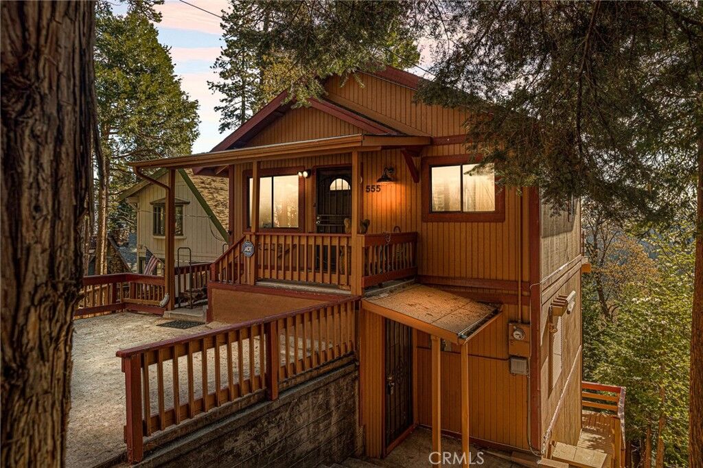 Property Photo: 555 W Victoria Court CA 92352