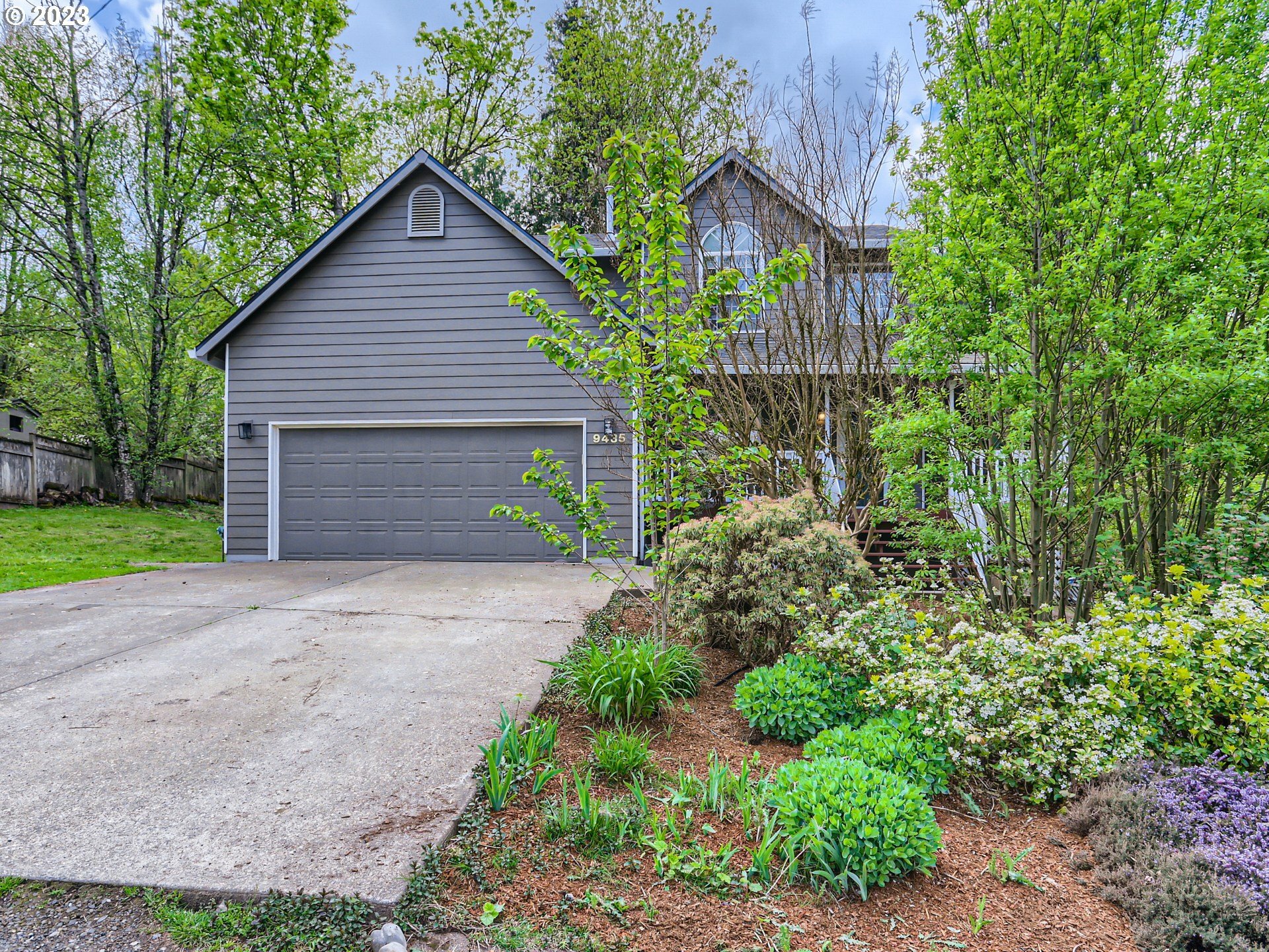 Property Photo: 9435 SE 282nd Ave OR 97009