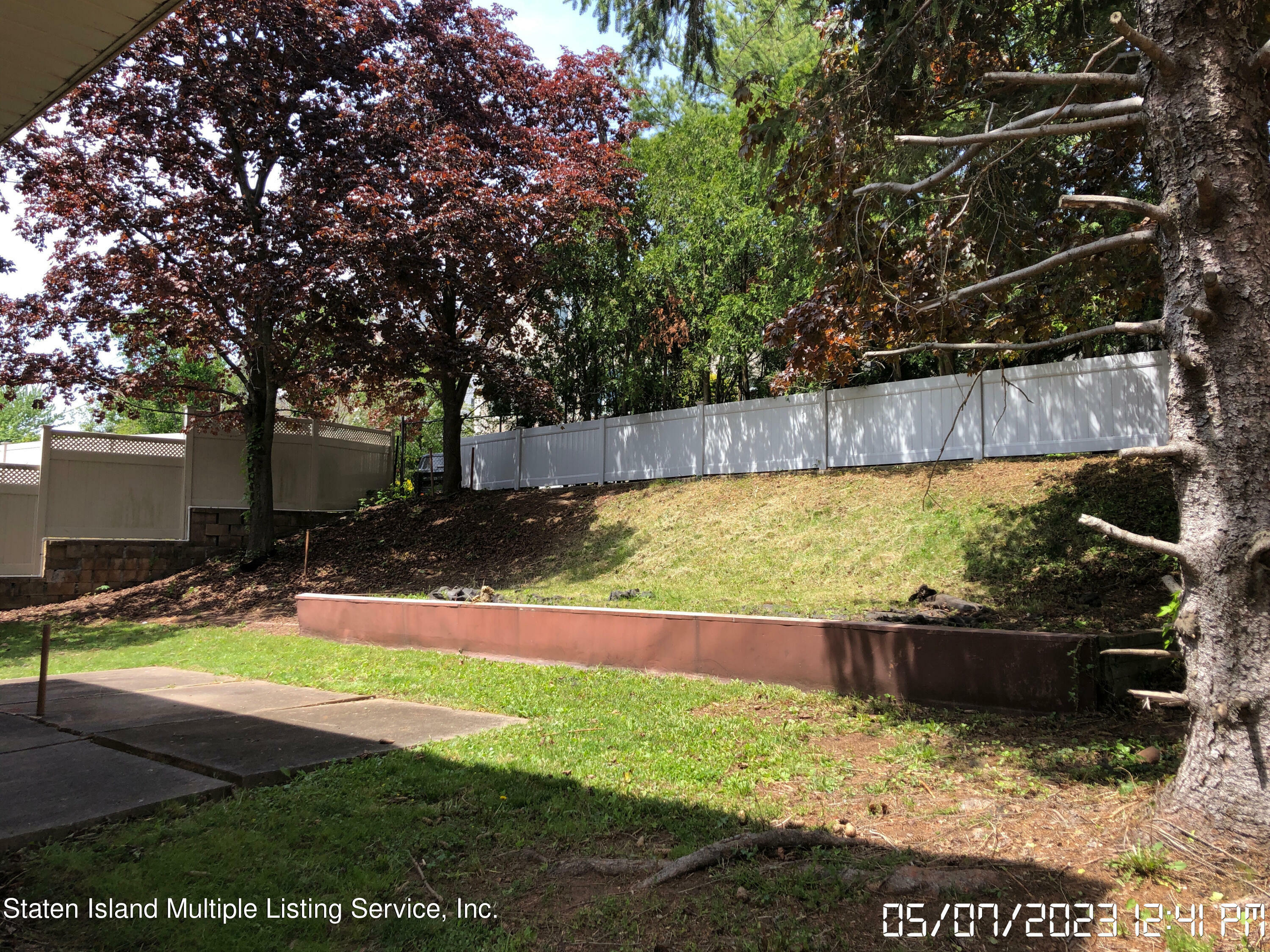 Property Photo: 211 Kinghorn Street NY 10312