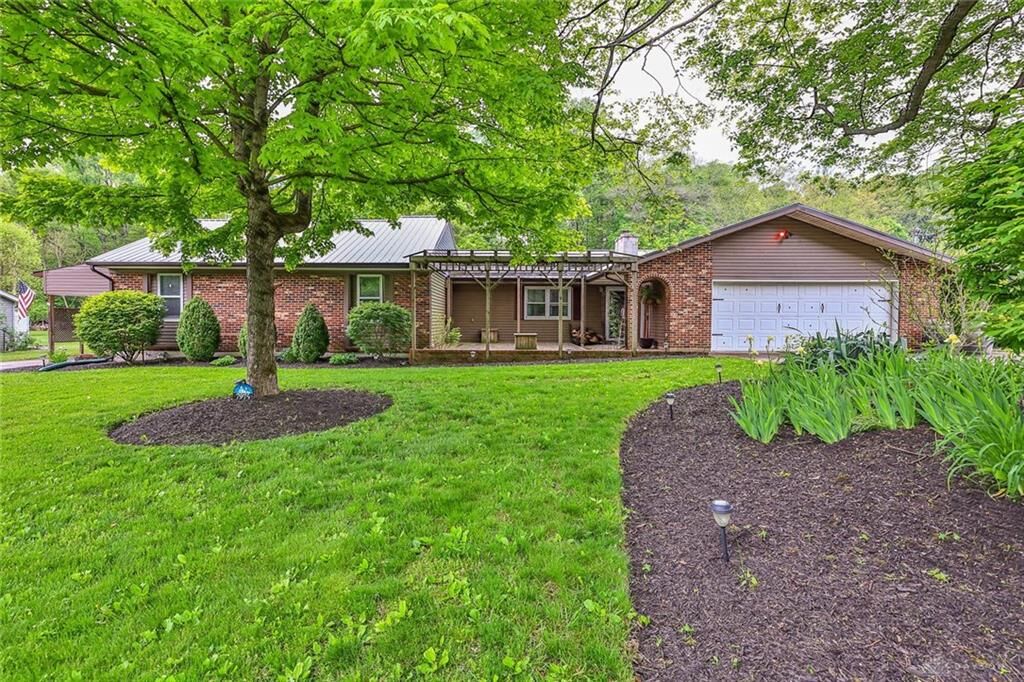 Property Photo: 7975 Hinkle Road OH 45042