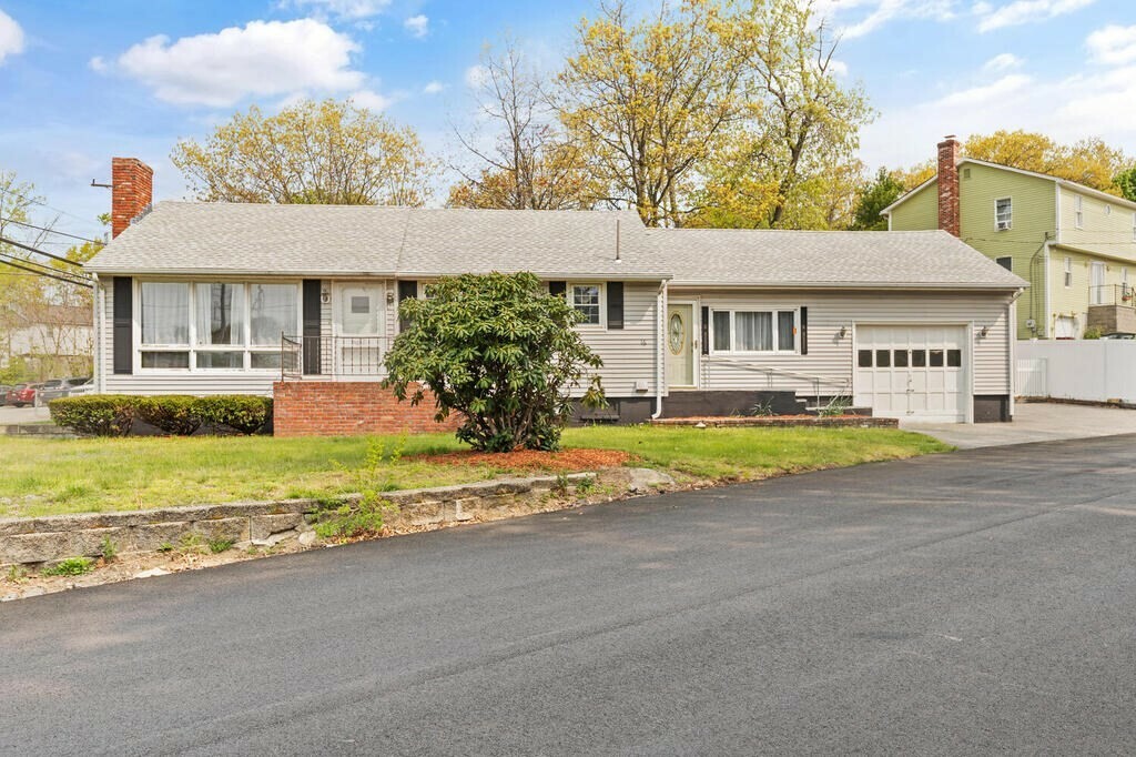 Property Photo:  16 Juniper Street  MA 01852 