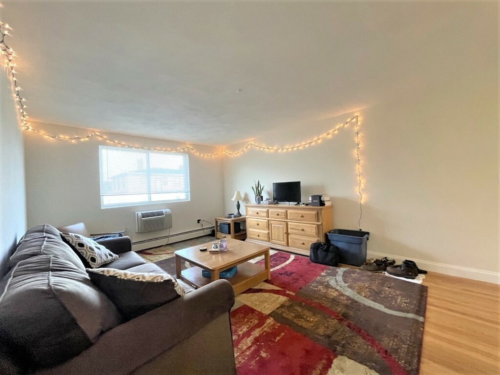 Property Photo: 6 McLean Pl 10 MA 02140