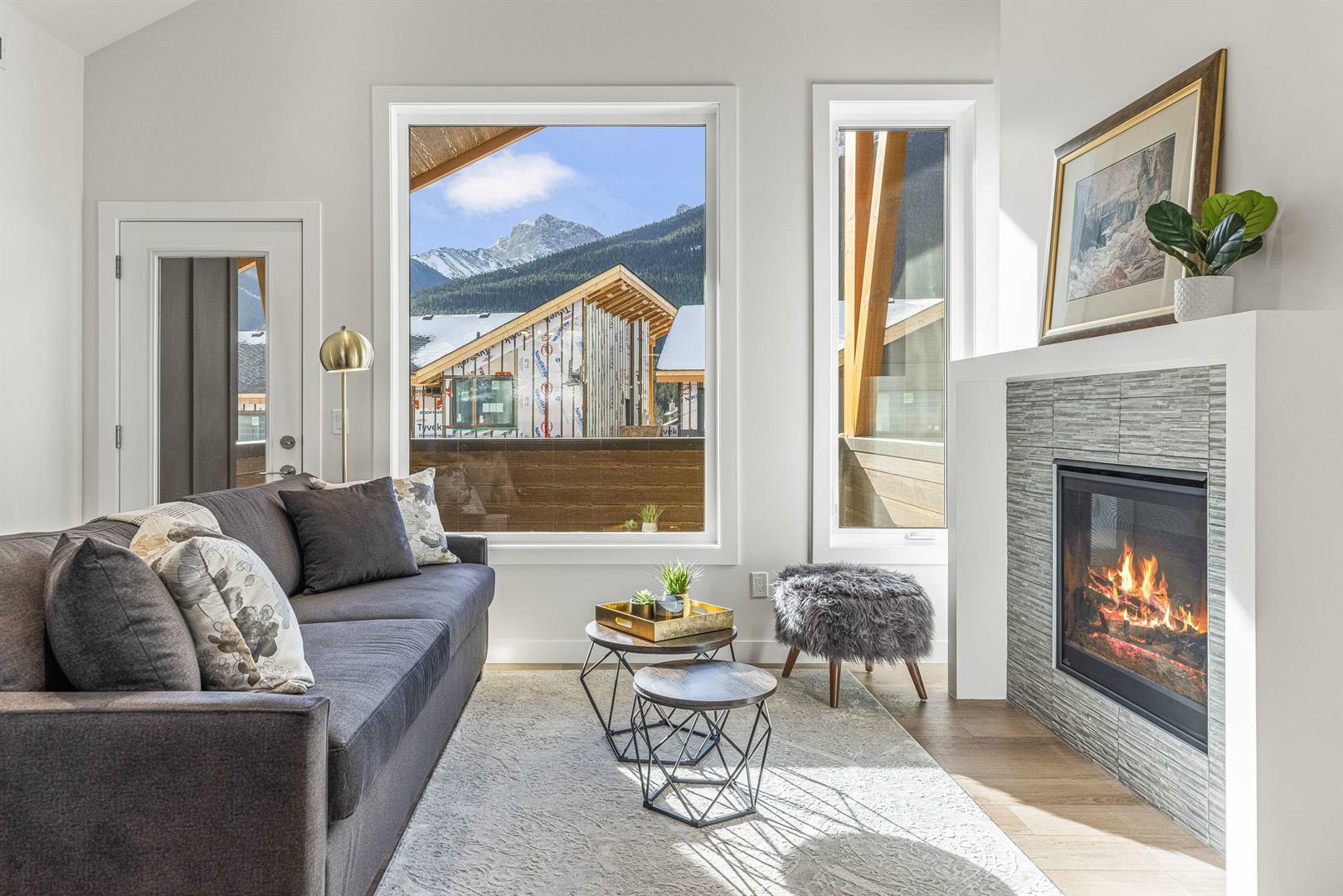 Property Photo: 202G, 209 Stewart Creek Rise 202G AB T1W0N9