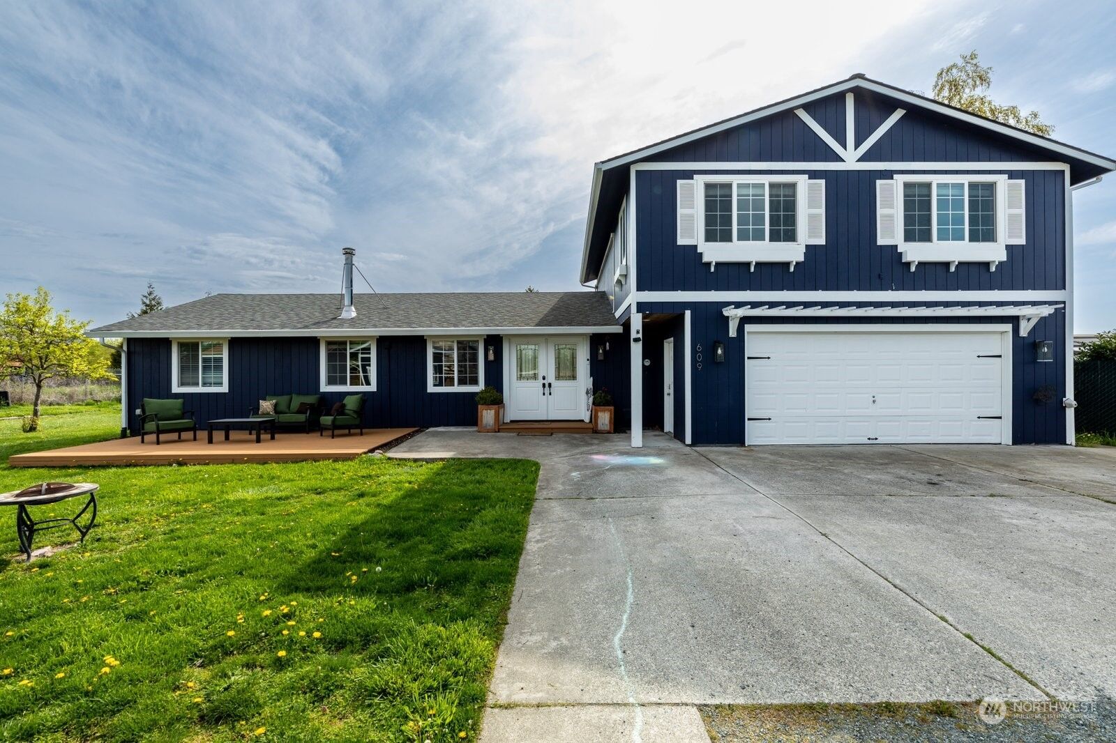 Property Photo:  609 S Main Street  WA 98239 