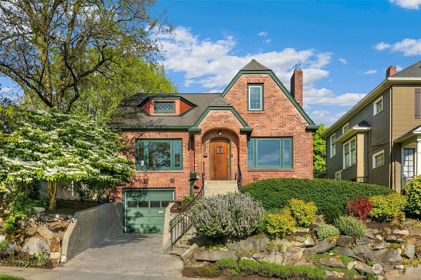 Property Photo:  5748 29th Avenue NE  WA 98105 