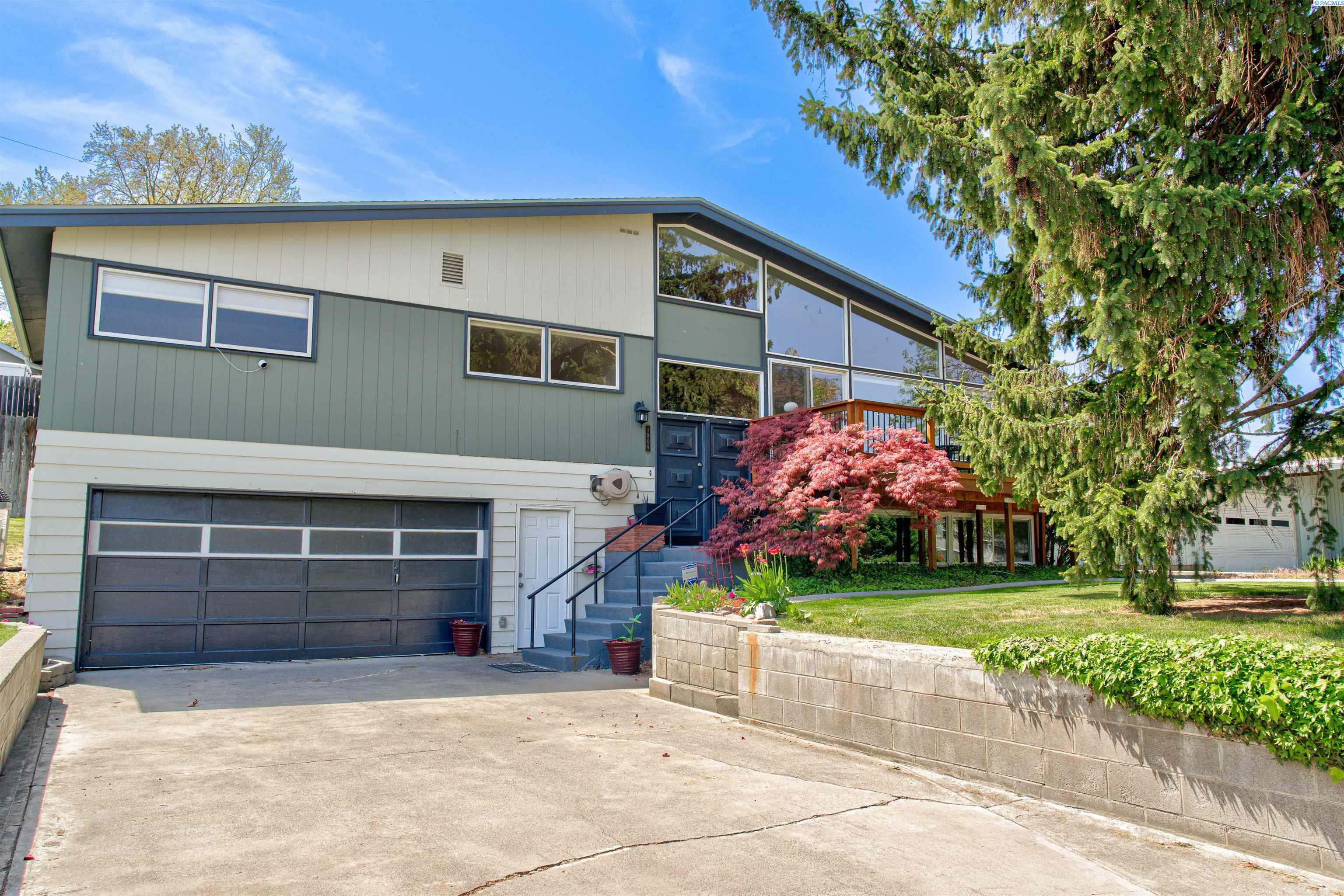 Property Photo:  1809 W 7th Avenue  WA 99336 