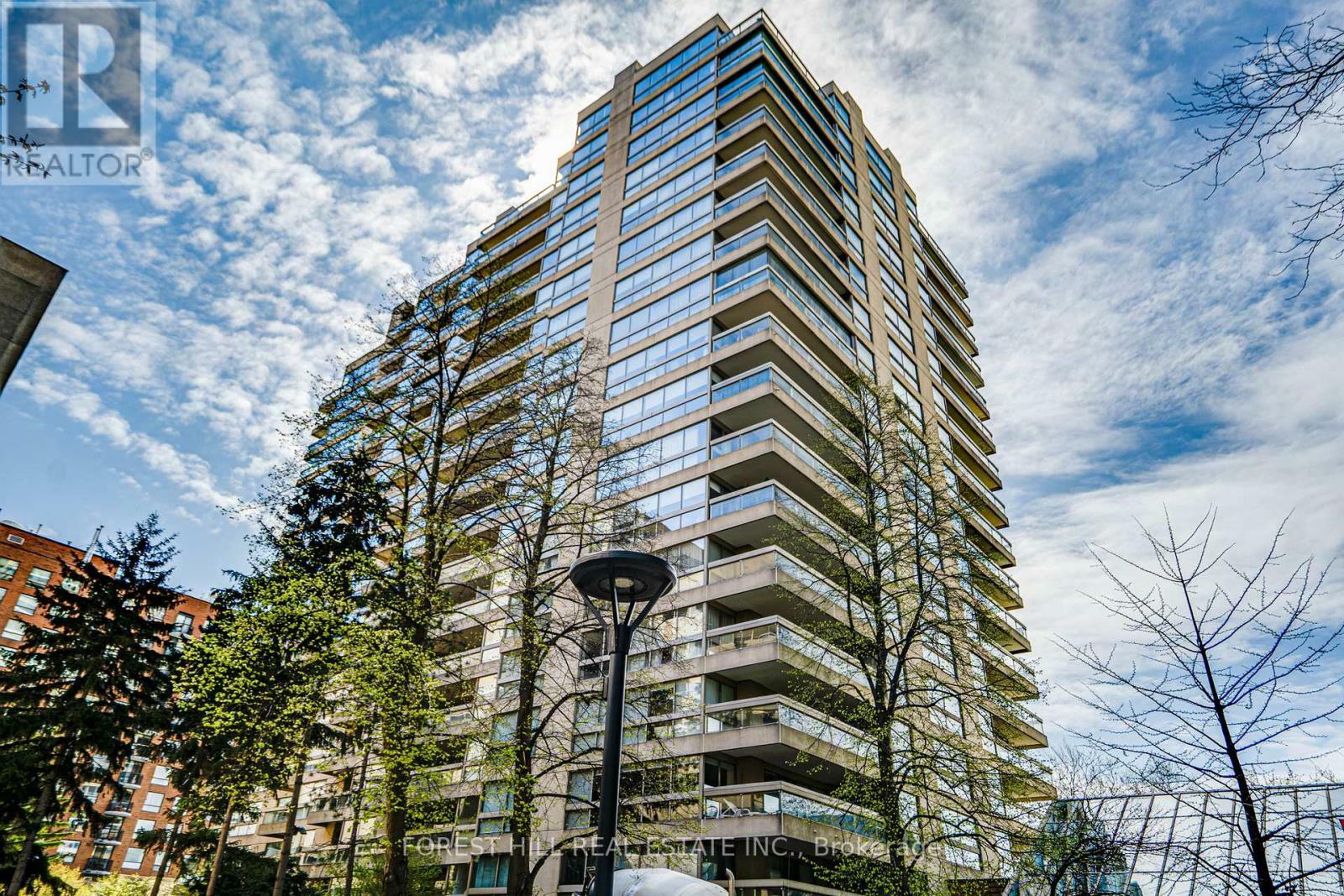 Property Photo:  61 St Clair West 1107  ON M4V2Y8 