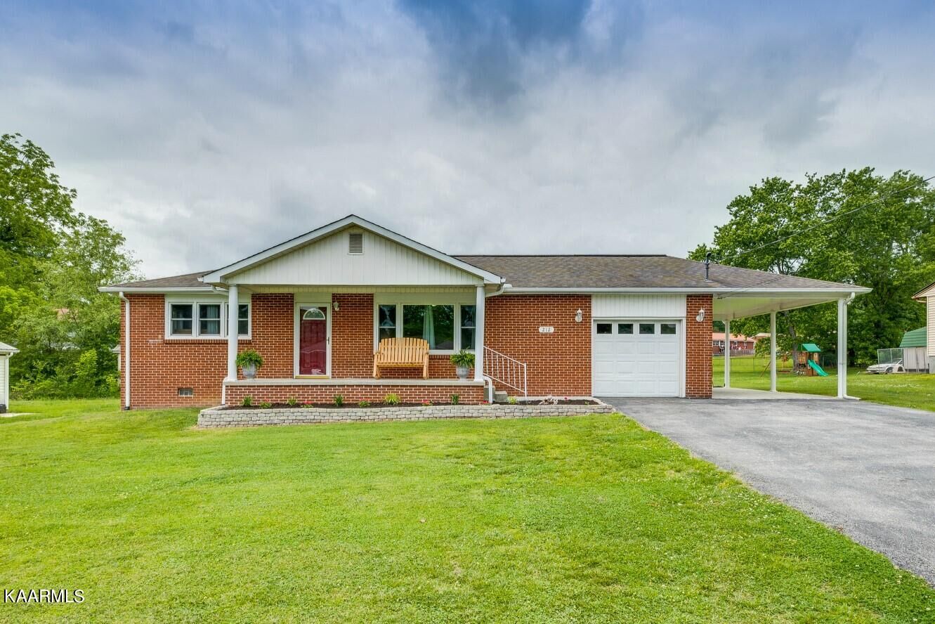 Property Photo:  212 Willowbrook Drive  TN 37763 