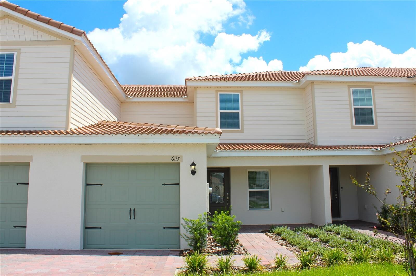 Property Photo:  627 Bay Leaf Drive  FL 34759
