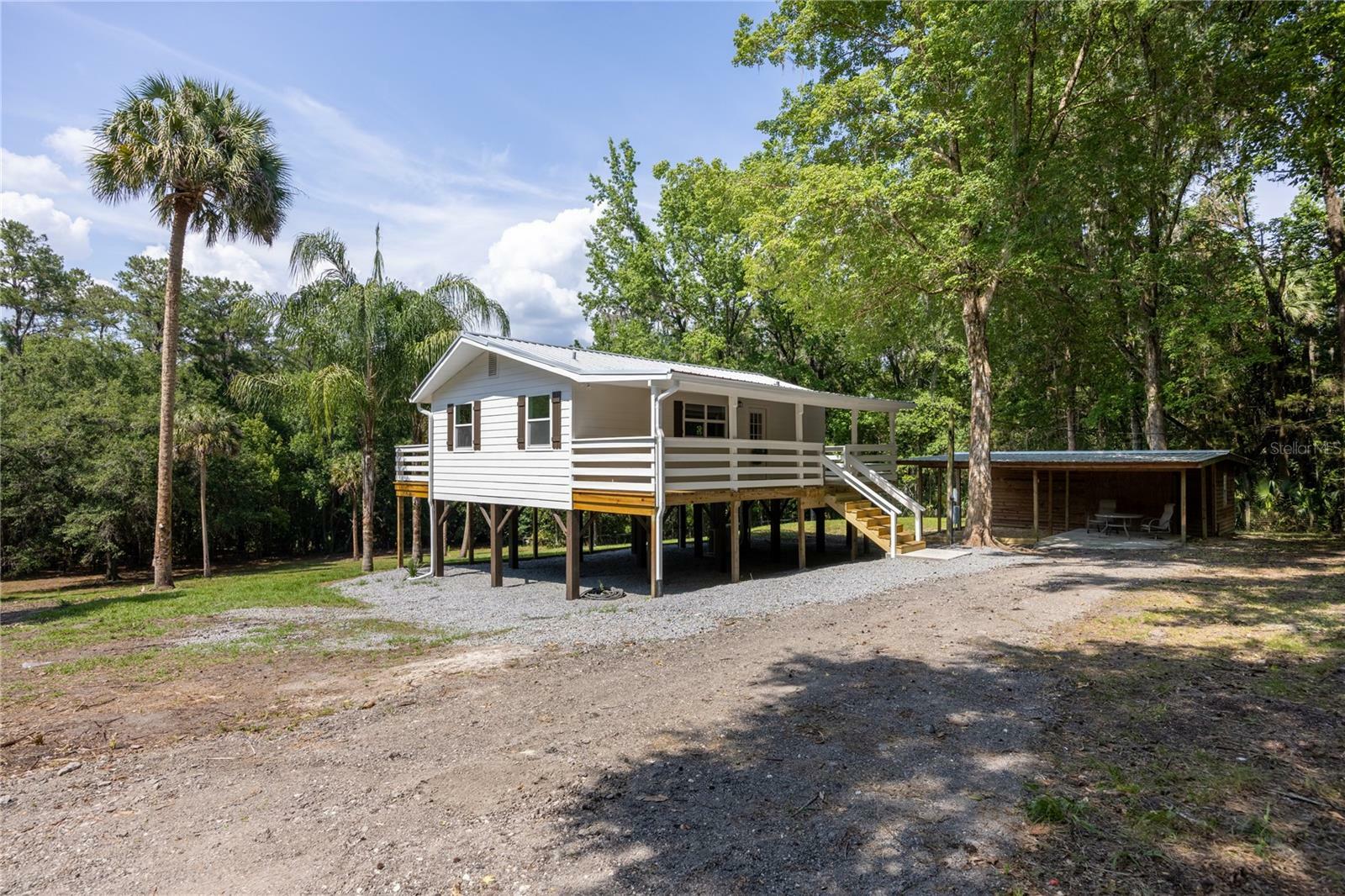 Property Photo:  7005 SE 169th Avenue  FL 32667 