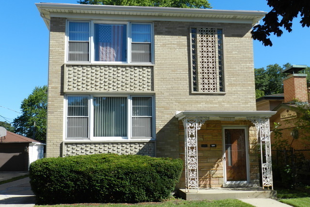 Property Photo: 2204 Oakton Street IL 60068