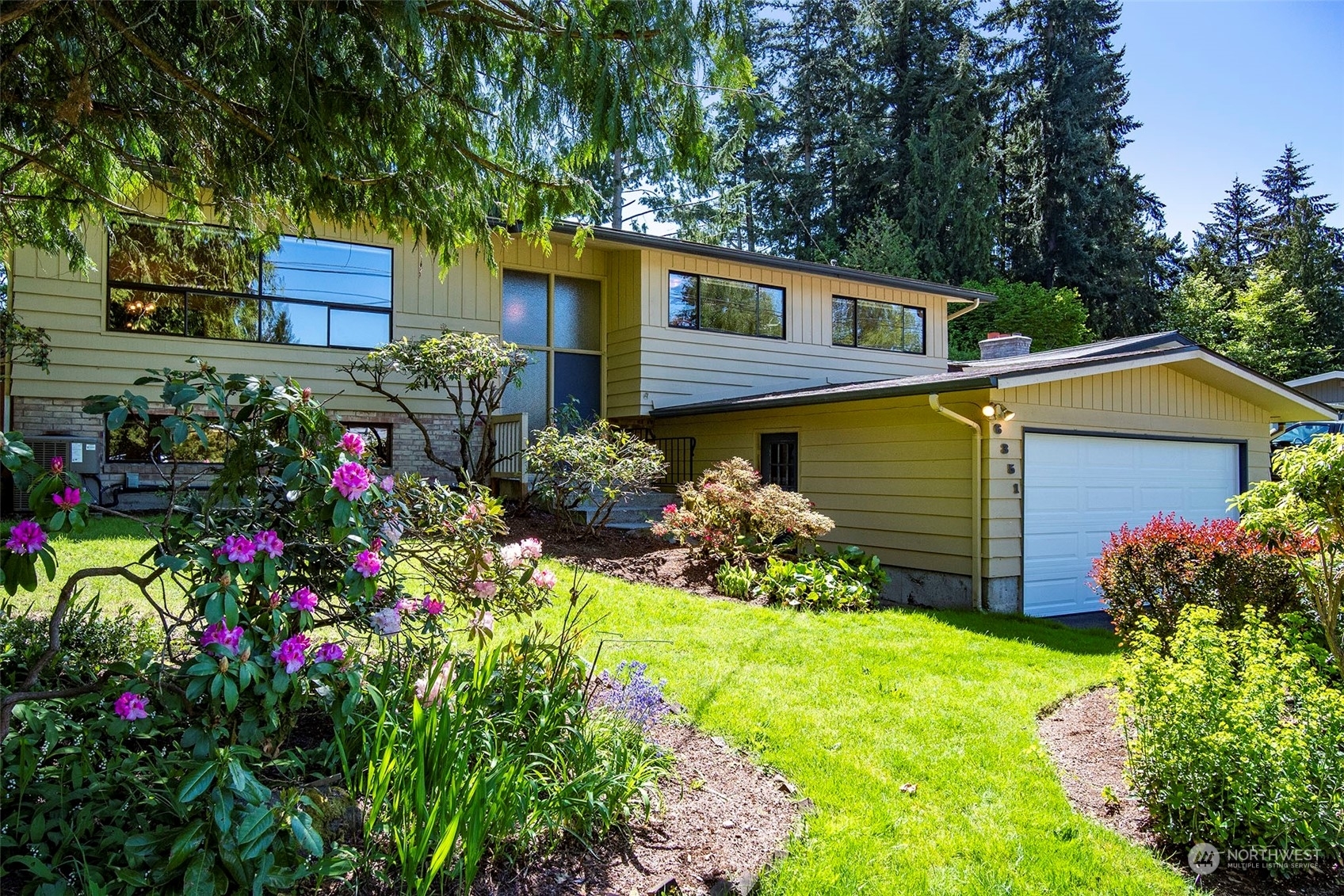 Property Photo:  6351 NE Arrowhead Drive  WA 98028 